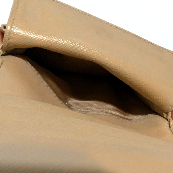 Prada Saffiano Leather Small Bifold Wallet. - Picture 4 of 16